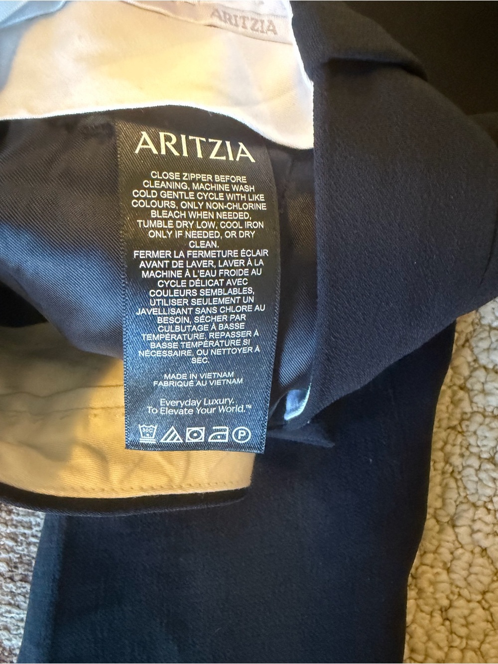 Aritzia Effortless Pants - Picture 3 of 4